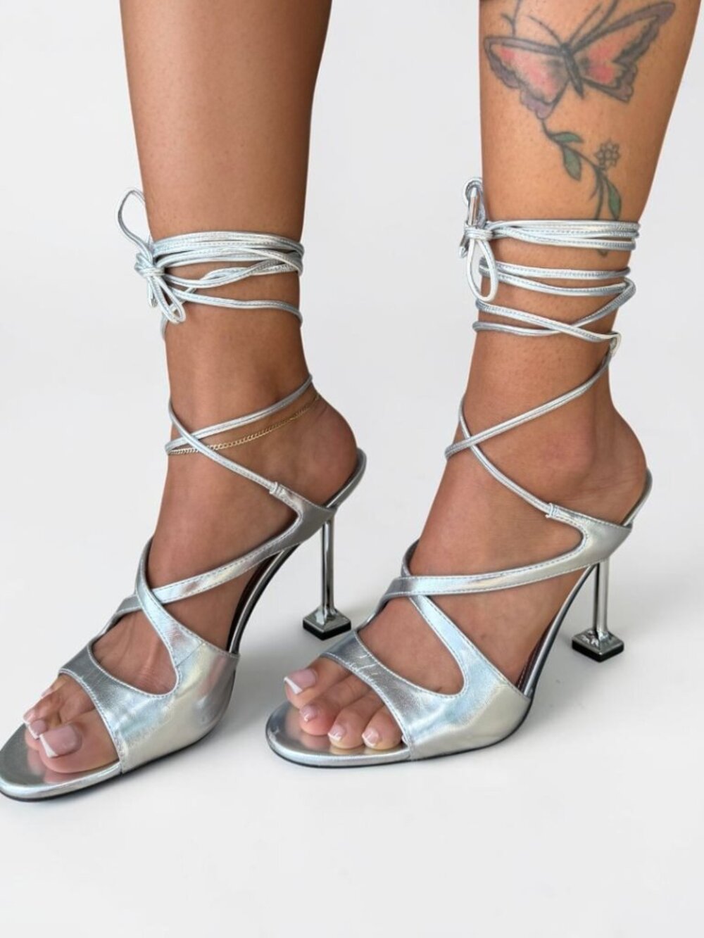 GUESS Niko Silver Lace-Up Stiletto Heels Size 8M NWT Y2K Gladiator